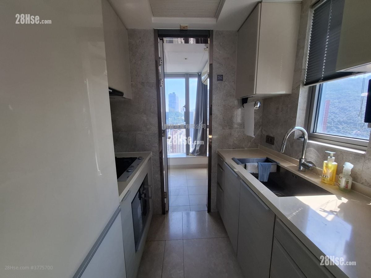 Imperial Kennedy Sell 1,259 ft²