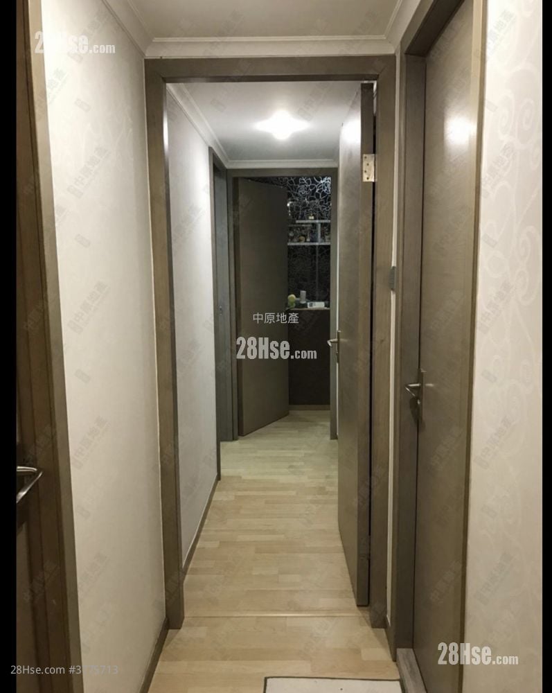Ning Fung Court Sell 3 Bedrooms , 2 Bathrooms 650 ft²