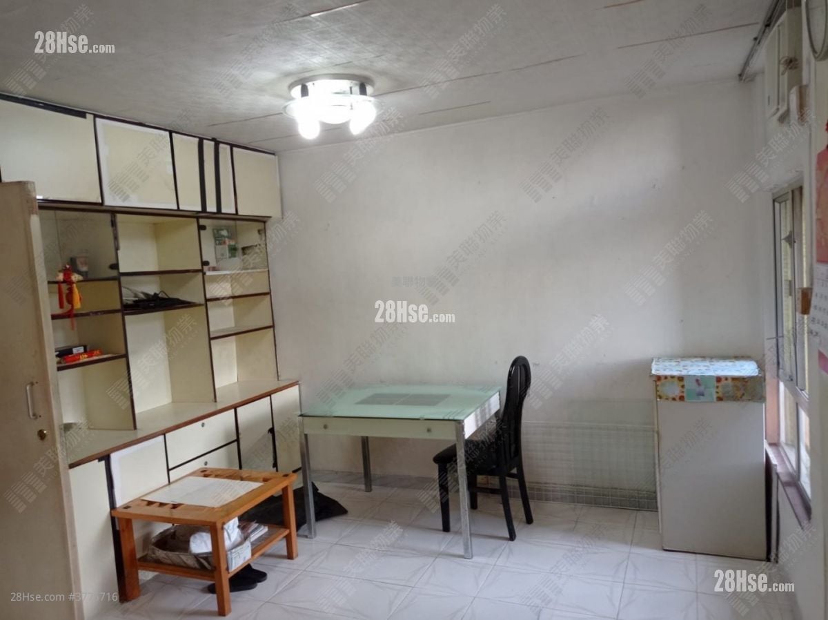 Ching Nga Court Sell 2 Bedrooms , 1 Bathroom 443 ft²