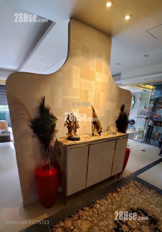 Lakeview Garden Sell 5+ Bedrooms , 4 Bathrooms 1,017 ft²