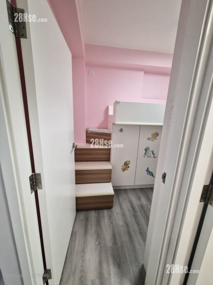 Carado Garden Sell 2 Bedrooms , 1 Bathroom 428 ft²