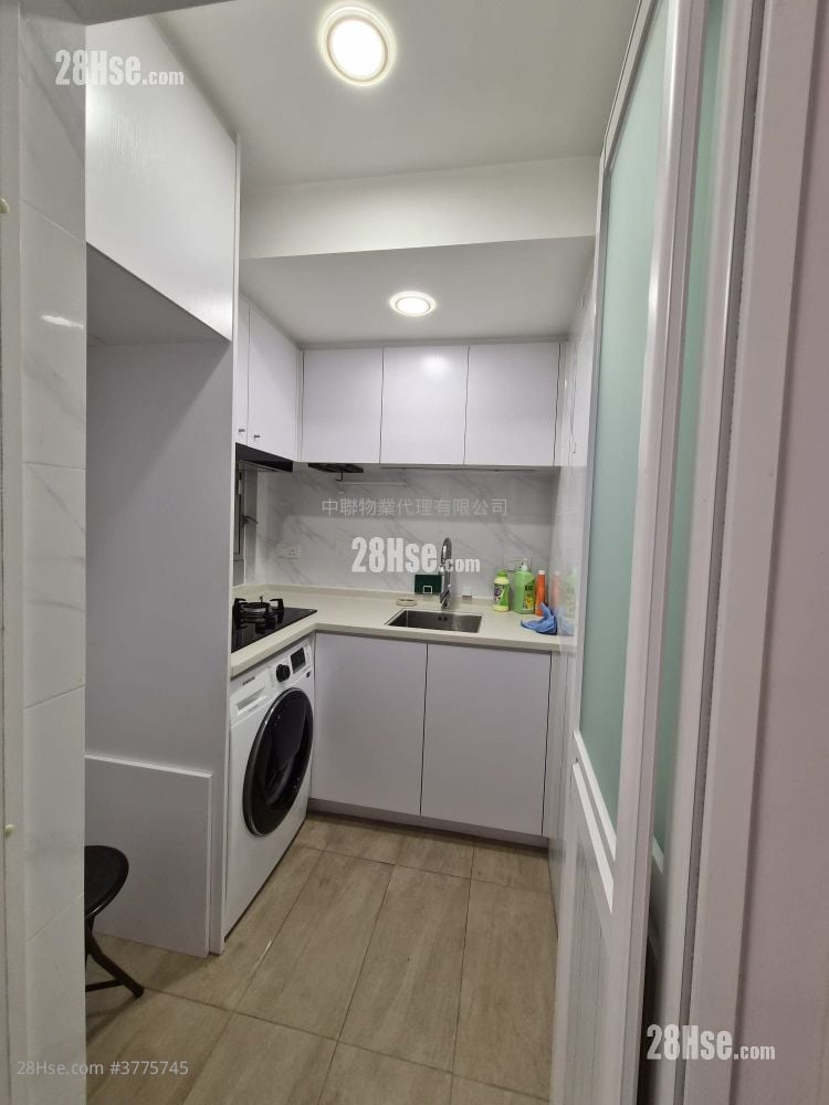 Carado Garden Sell 2 Bedrooms , 1 Bathroom 428 ft²