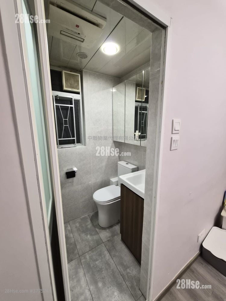 Carado Garden Sell 2 Bedrooms , 1 Bathroom 428 ft²