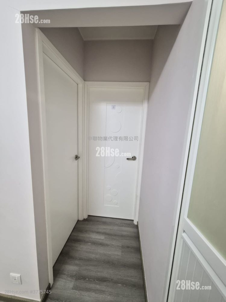 Carado Garden Sell 2 Bedrooms , 1 Bathroom 428 ft²