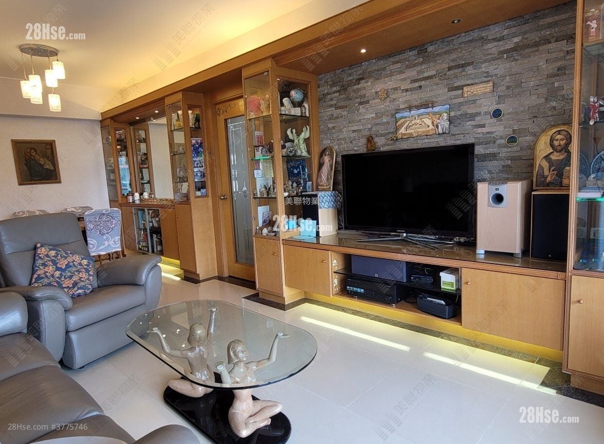 Greenwood Terrace Sell 3 Bedrooms 882 ft²