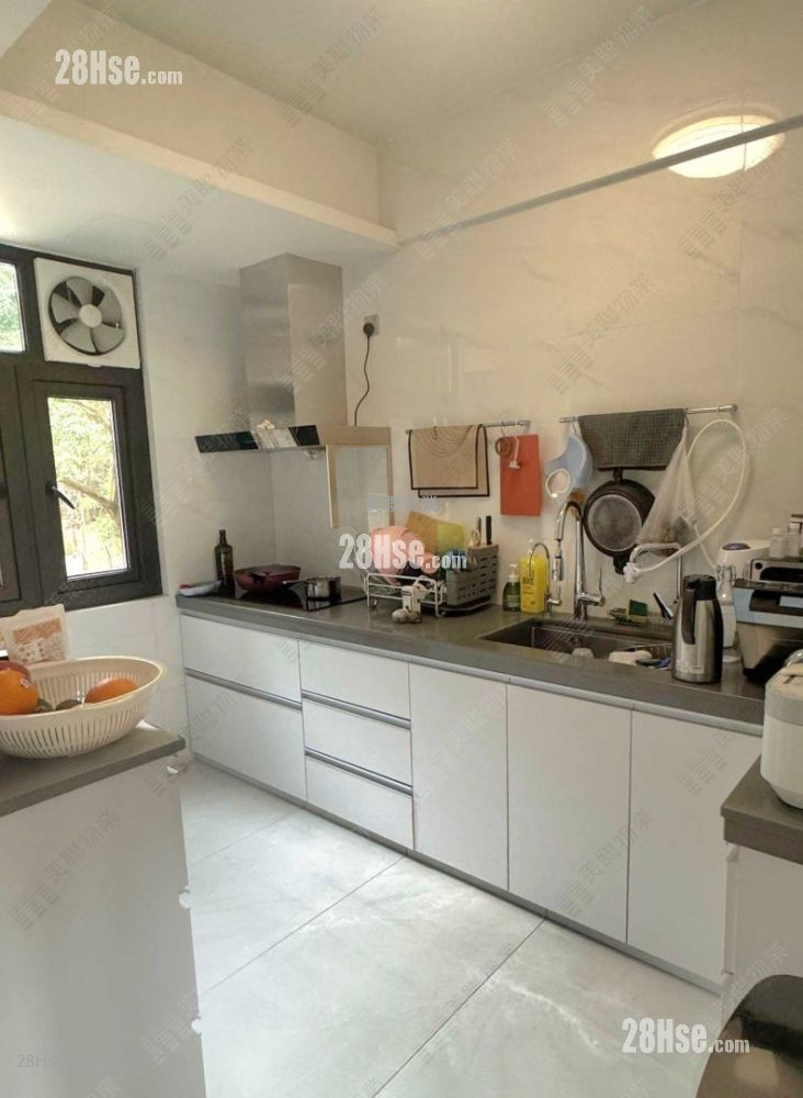 Woodcrest Hill Sell 3 Bedrooms 936 ft²