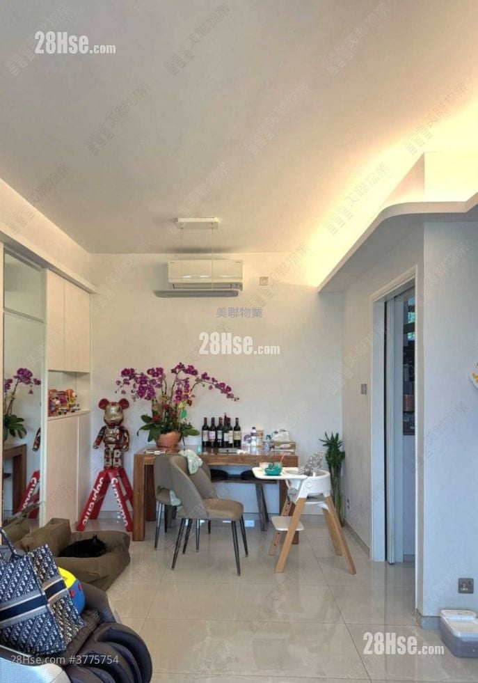 Woodcrest Hill Sell 3 Bedrooms 936 ft²