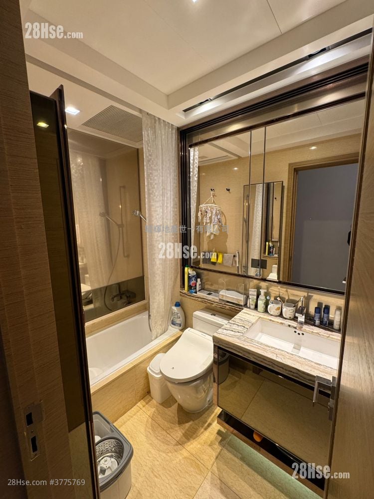 The Cullinan Sell 4 Bedrooms , 2 Bathrooms 1,396 ft²