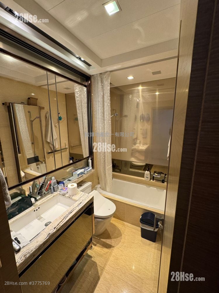 The Cullinan Sell 4 Bedrooms , 2 Bathrooms 1,396 ft²