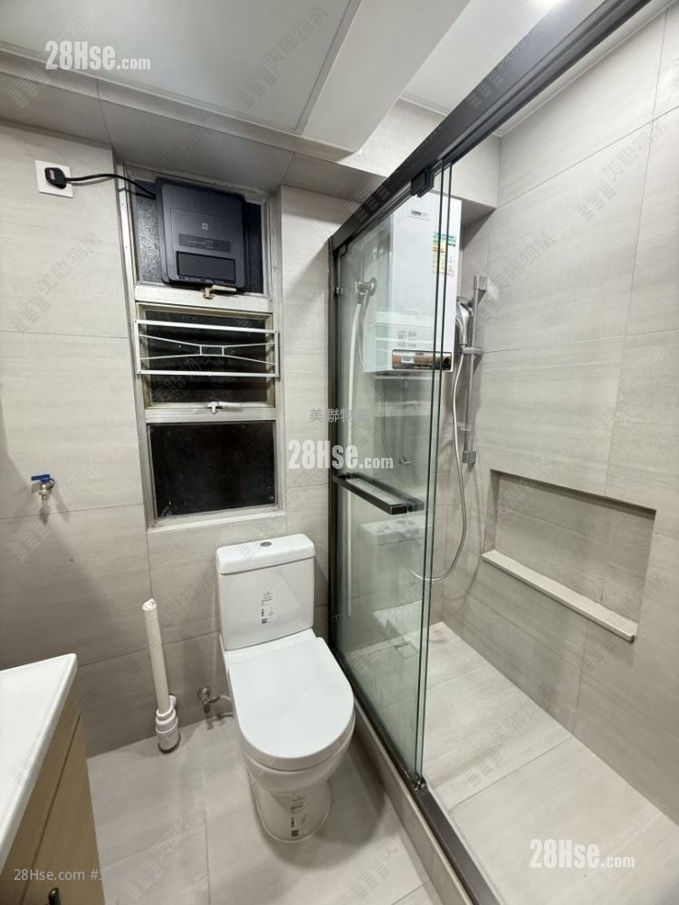 Wai Fat Building Sell 2 Bedrooms 434 ft²