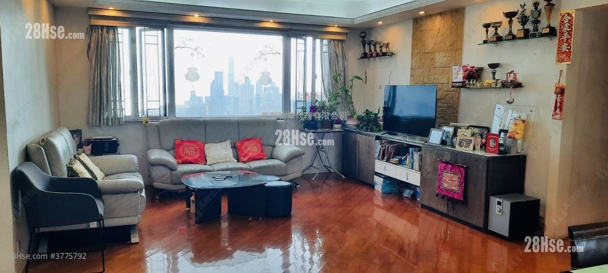 云景台 售盘 3 房 , 3 浴室 1,065 平方尺