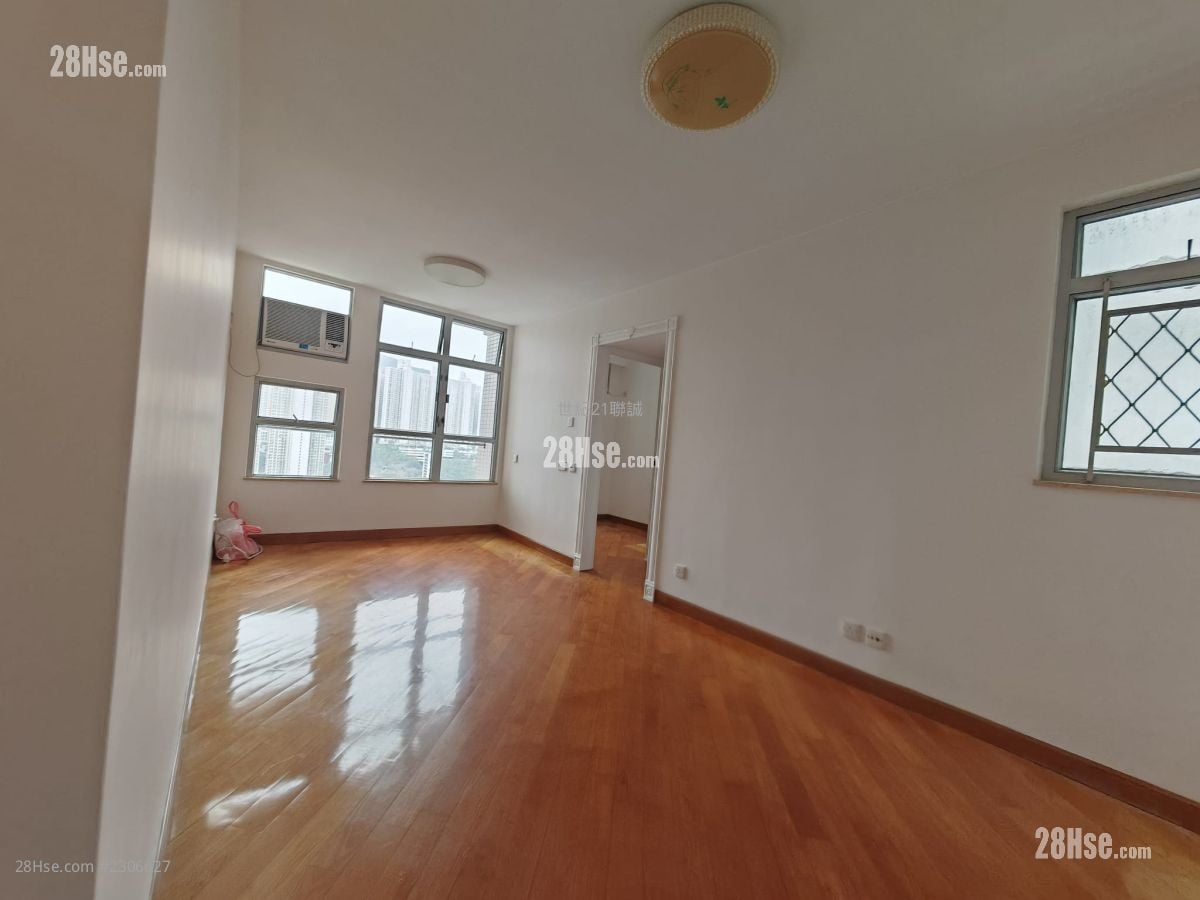 Hong Yat Court Sell 2 Bedrooms , 1 Bathroom 506 ft²