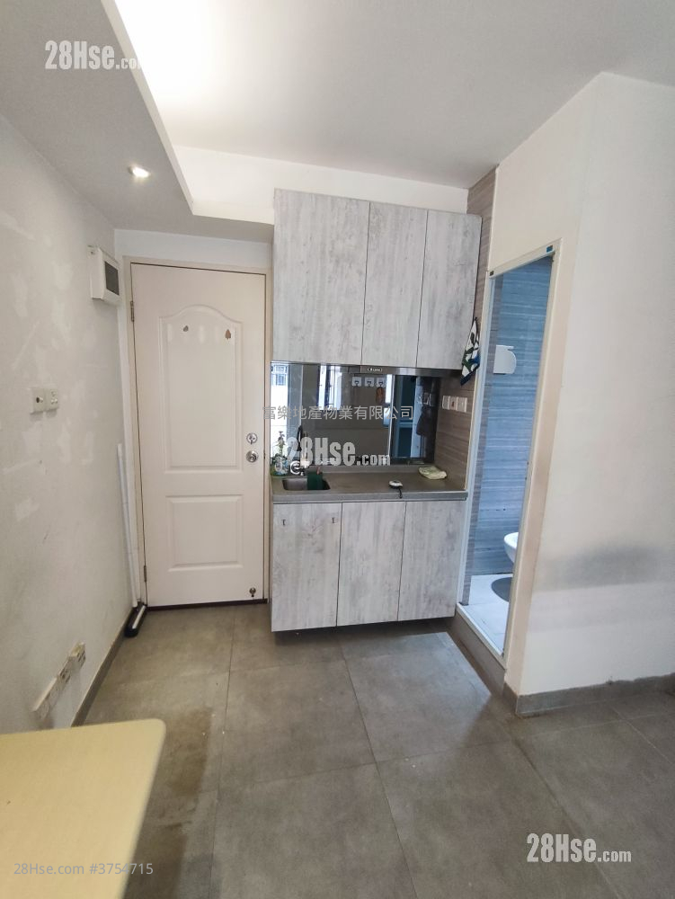 單幢樓房 租盤 1 房 , 1 浴室 110 平方呎