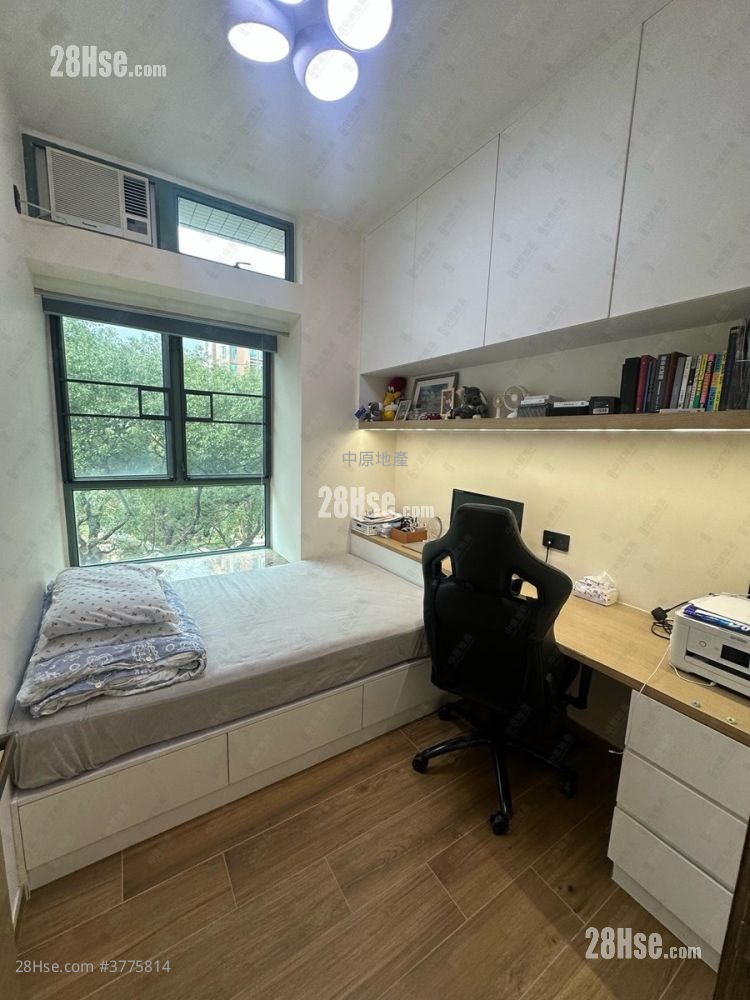 Woodland Crest Sell 3 Bedrooms 927 ft²