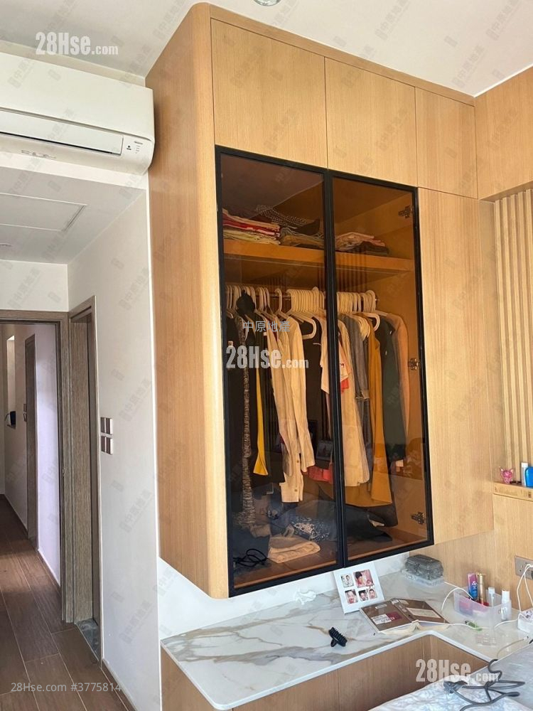 Woodland Crest Sell 3 Bedrooms 927 ft²