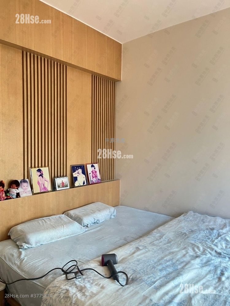 Woodland Crest Sell 3 Bedrooms 927 ft²