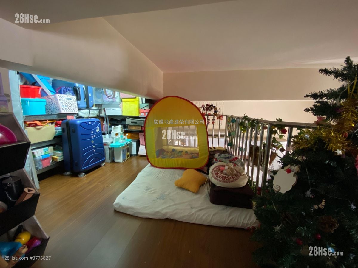 Sun Fair Building Sell 3 Bedrooms , 1 Bathroom 475 ft²