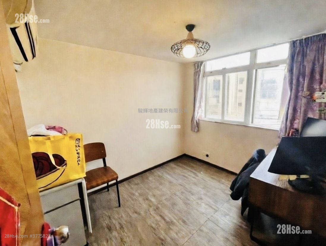 Sun Fair Building Sell 3 Bedrooms , 1 Bathroom 475 ft²