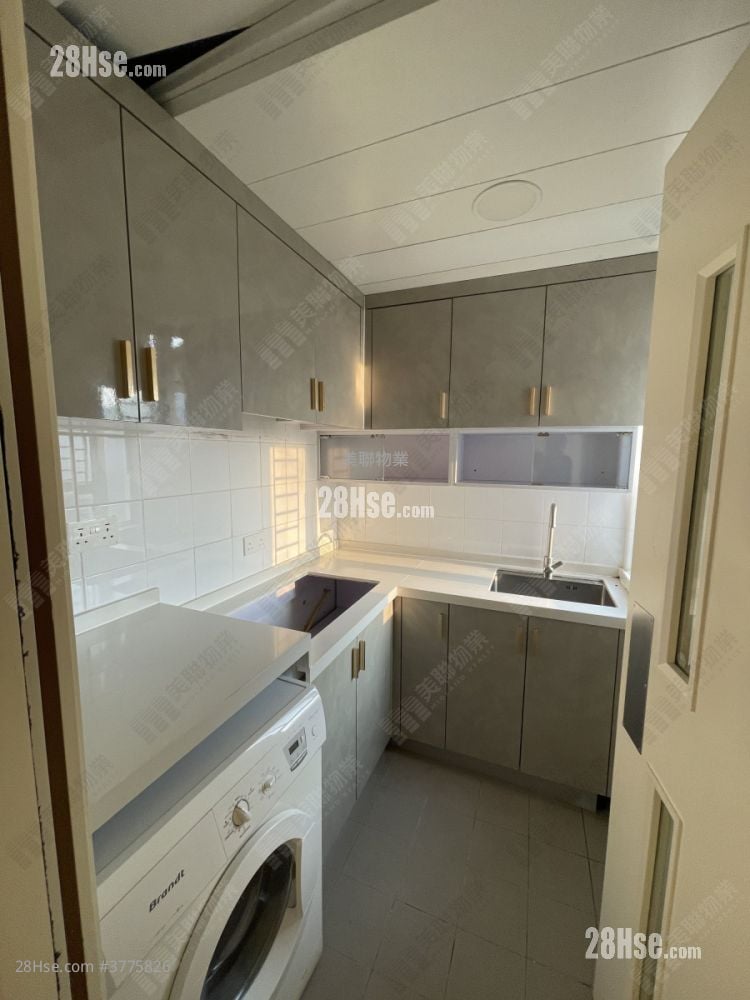 Shan Lai Court Sell 385 ft²