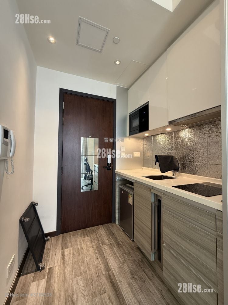 AVA128 售盘 开放式间隔 , 1 浴室 227 平方尺