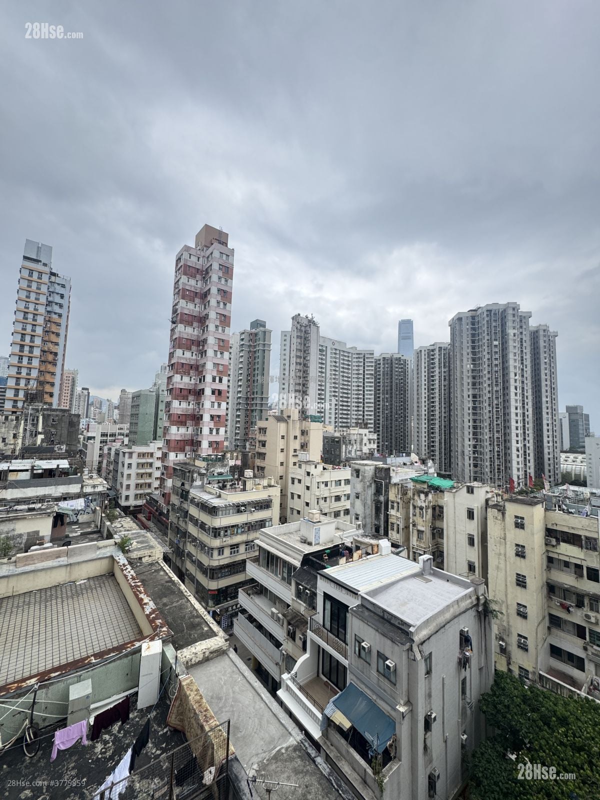 Yau On Court Sell 2 Bedrooms , 1 Bathroom 318 ft²