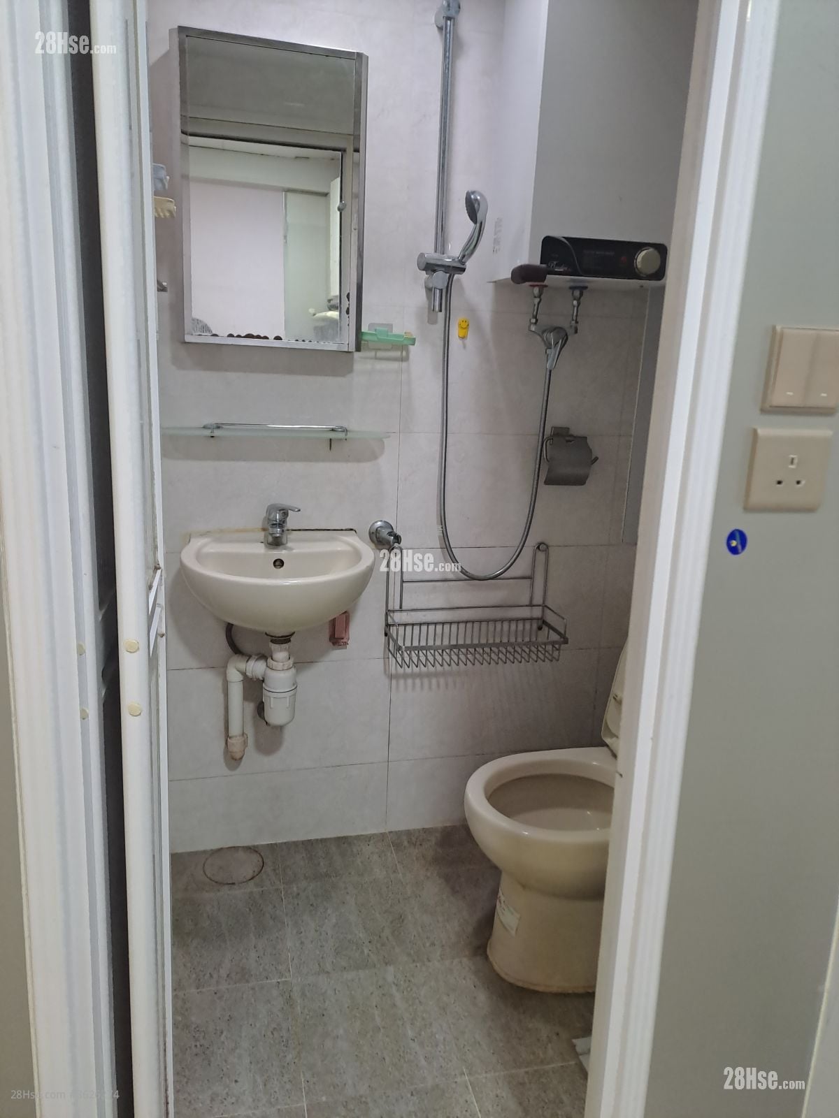 Tung Ming Building Rental Studio , 1 Bathroom 130 ft²