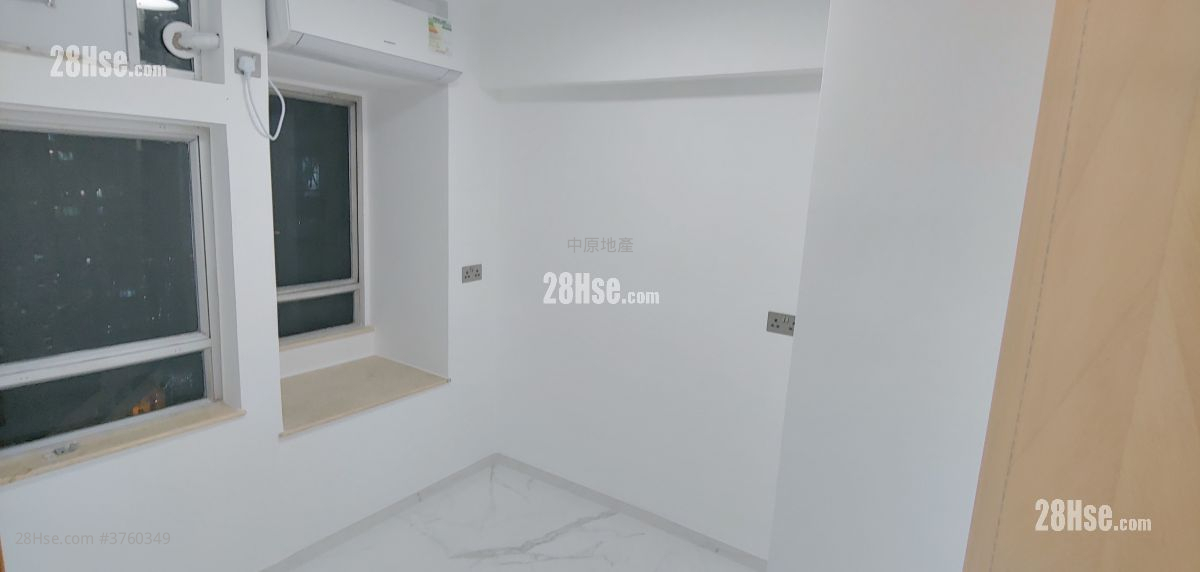 New Kwai Fong Gardens Sell 2 Bedrooms 418 ft²