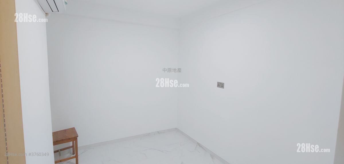 New Kwai Fong Gardens Sell 2 Bedrooms 418 ft²