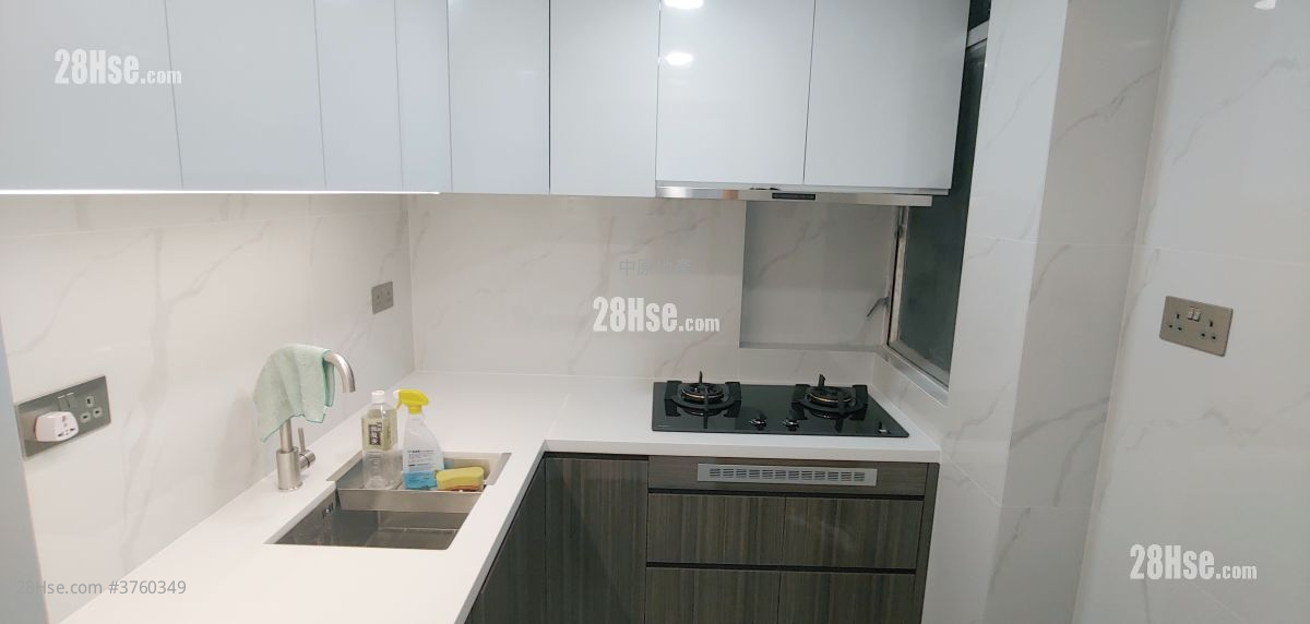 New Kwai Fong Gardens Sell 2 Bedrooms 418 ft²