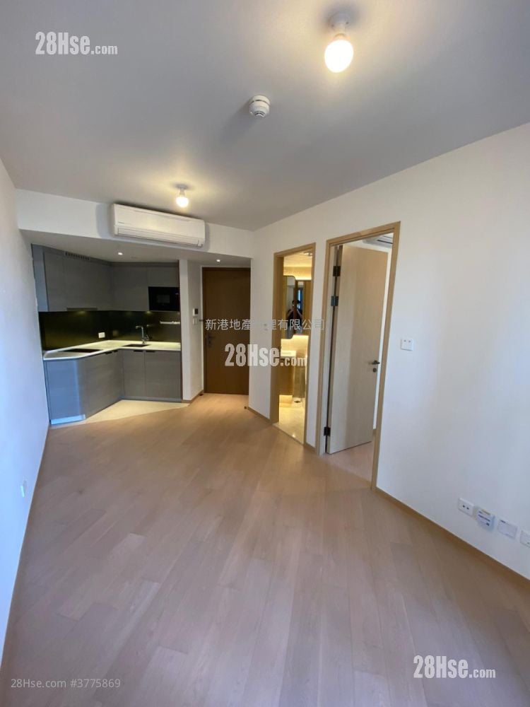 Upper East Sell 1 Bedroom , 1 Bathroom 322 ft²