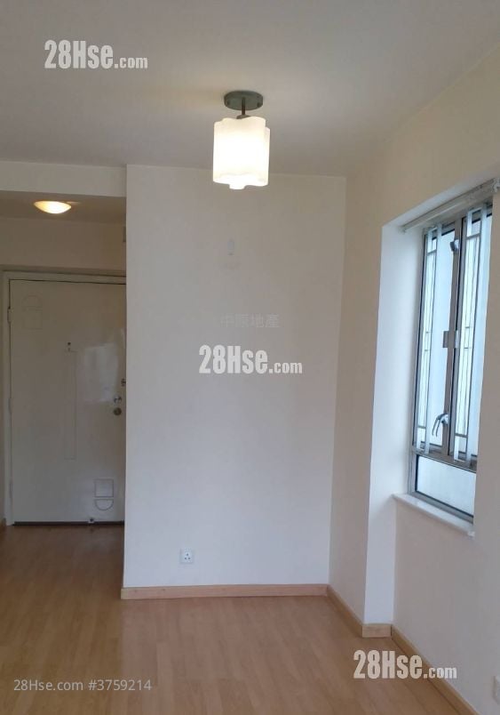 New Kwai Fong Gardens Sell 2 Bedrooms 418 ft²