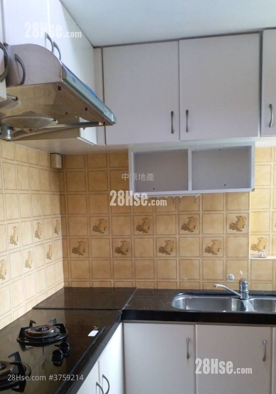 New Kwai Fong Gardens Sell 2 Bedrooms 418 ft²