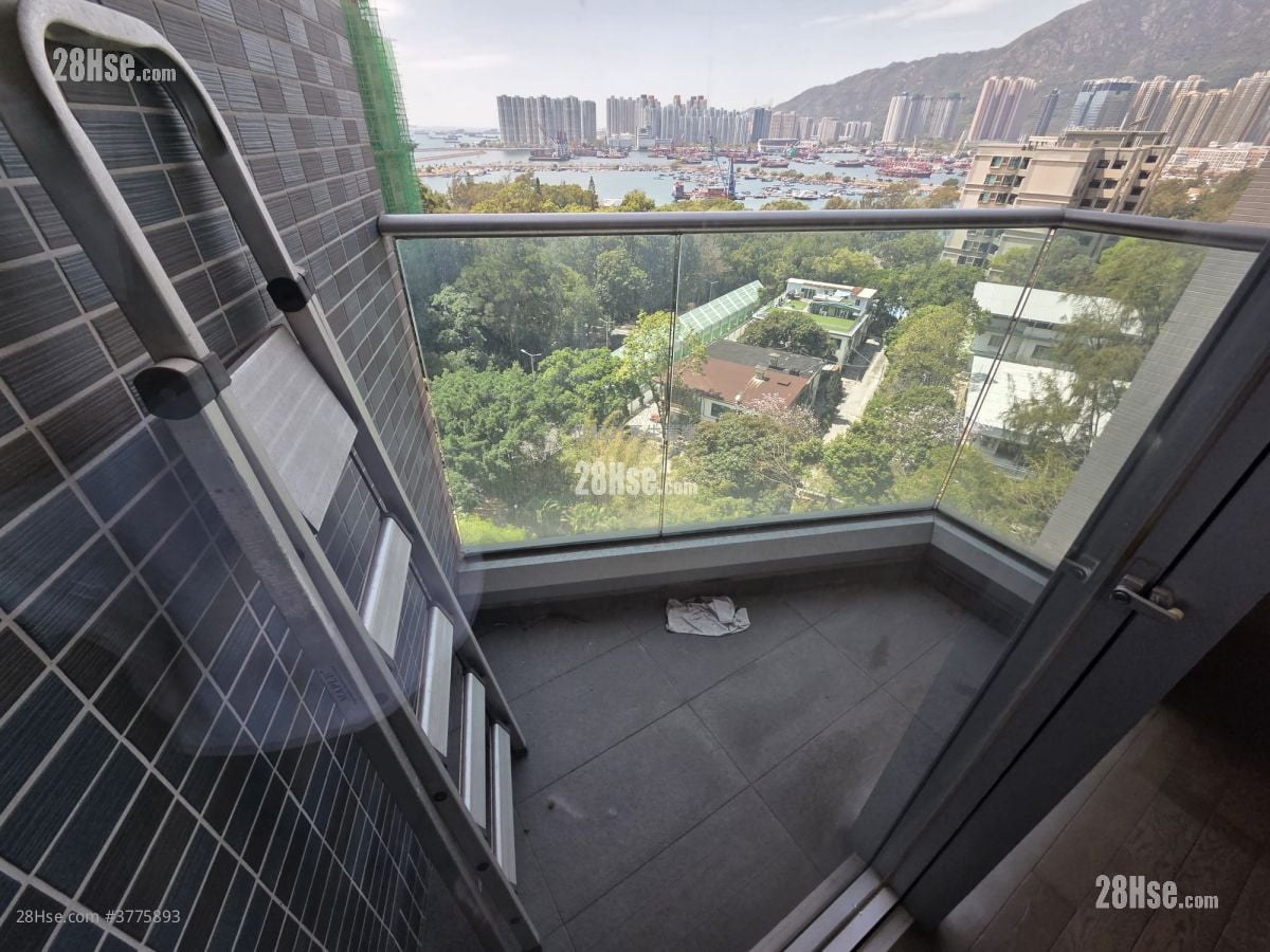 South Crest Rental 3 Bedrooms , 2 Bathrooms 934 ft²