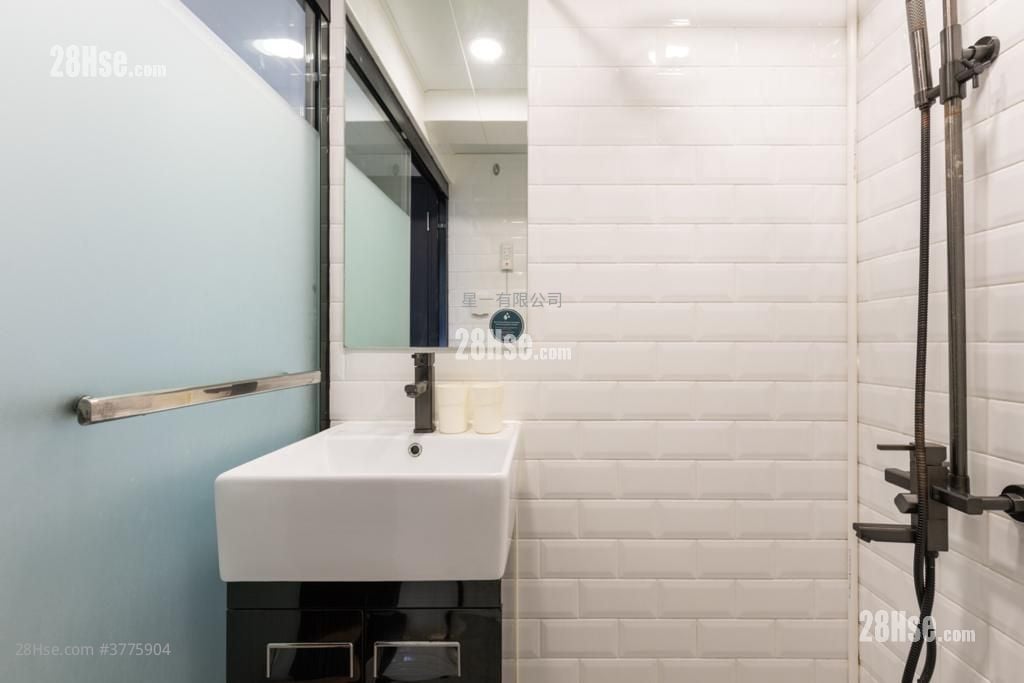 Wai On Building Rental Studio , 1 Bathroom 160 ft²