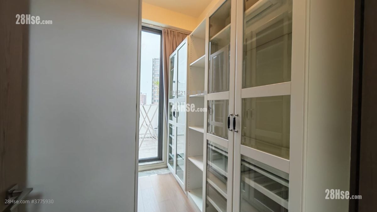 The Carmel Rental 5+ Bedrooms , 4 Bathrooms 1,728 ft²