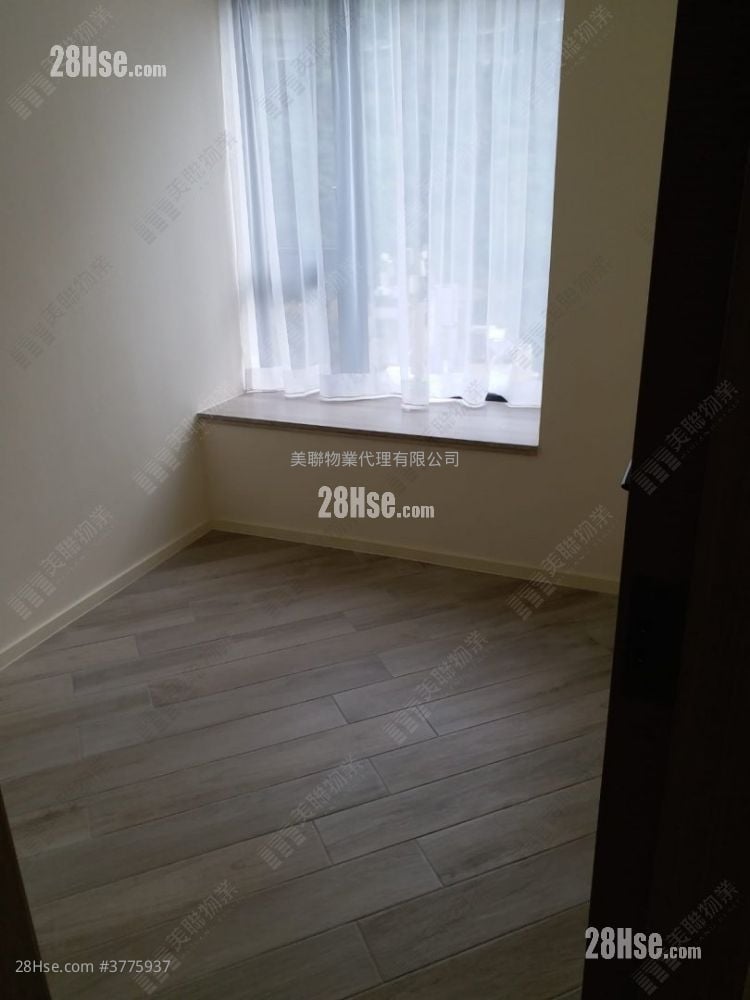 Fleur Pavilia Sell 2 Bedrooms 605 ft²