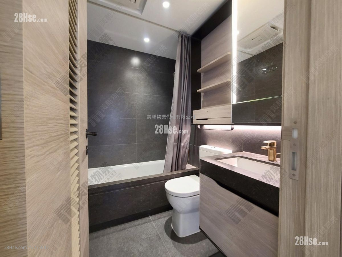 Fleur Pavilia Sell 2 Bedrooms 605 ft²