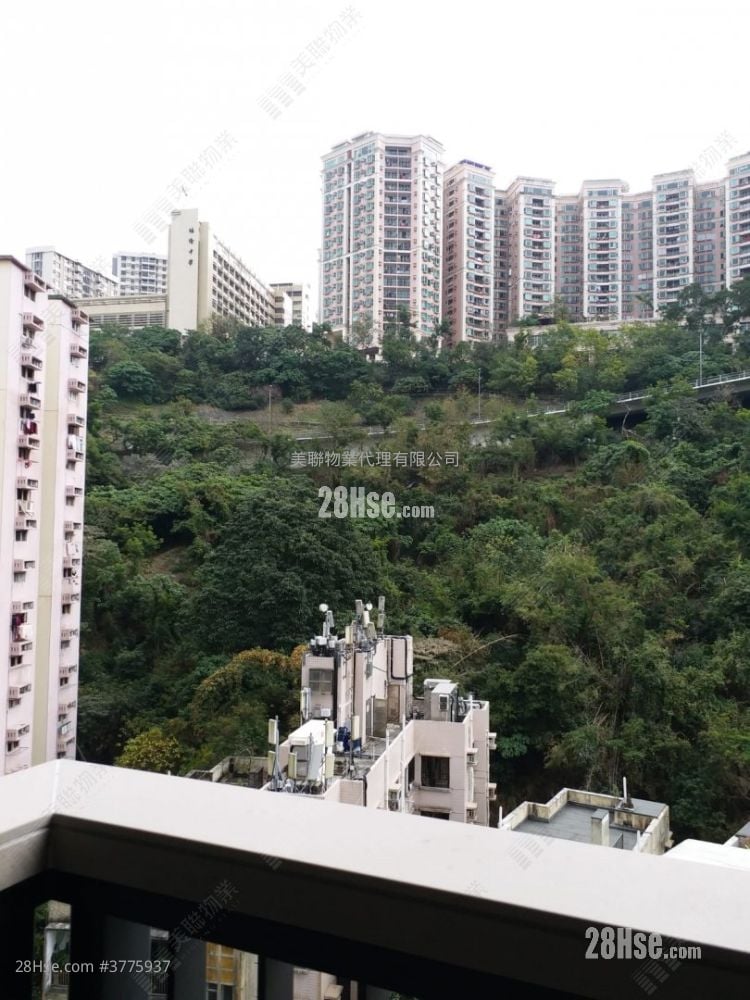 Fleur Pavilia Sell 2 Bedrooms 605 ft²