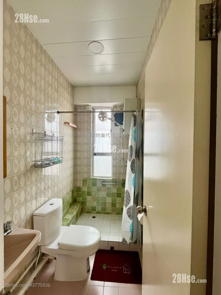 银辉大厦 售盘 1 房 , 1 浴室 255 平方尺