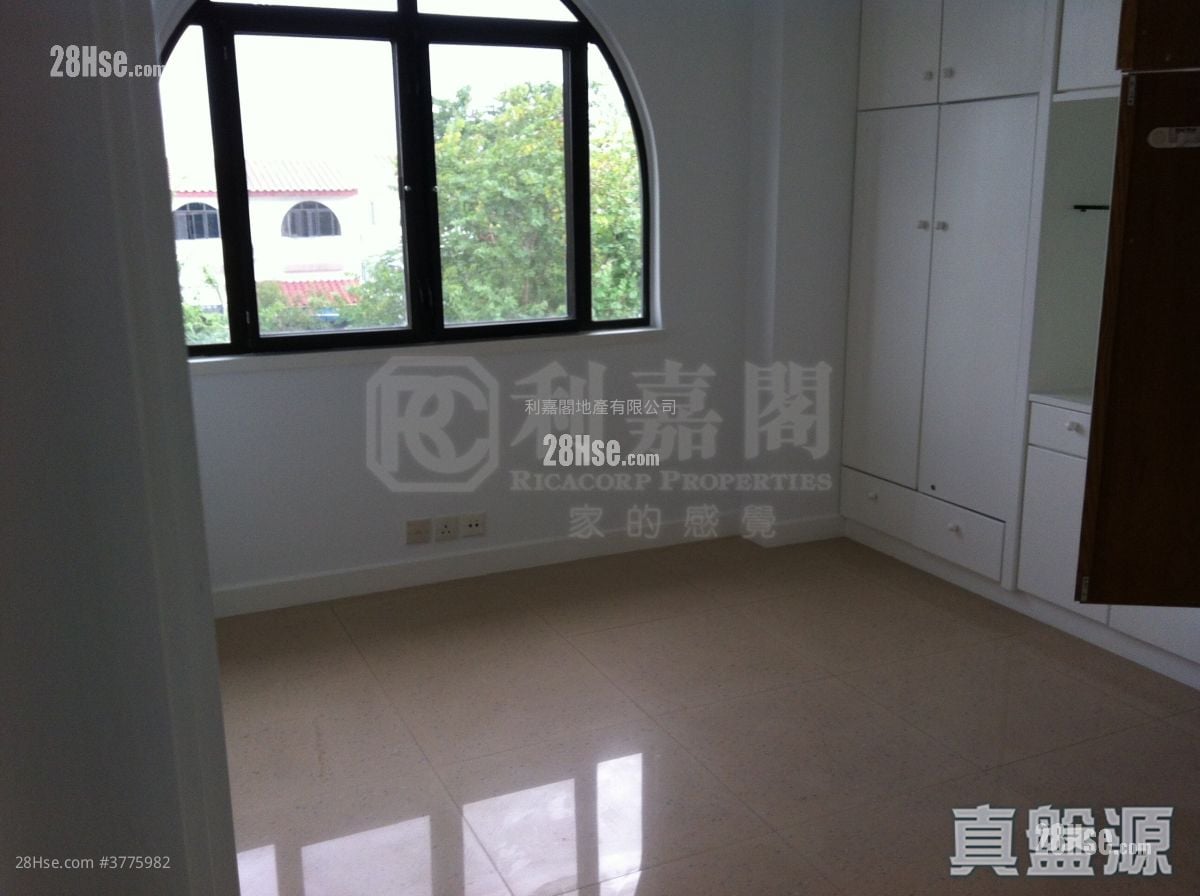 Beaulieu Peninsula Sell 4 Bedrooms 1,631 ft²