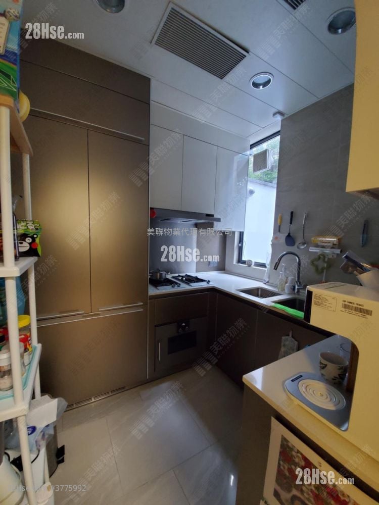 Alto Residences Sell 2 Bedrooms , 3 Bathrooms 881 ft²