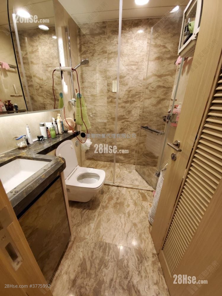 Alto Residences Sell 2 Bedrooms , 3 Bathrooms 881 ft²