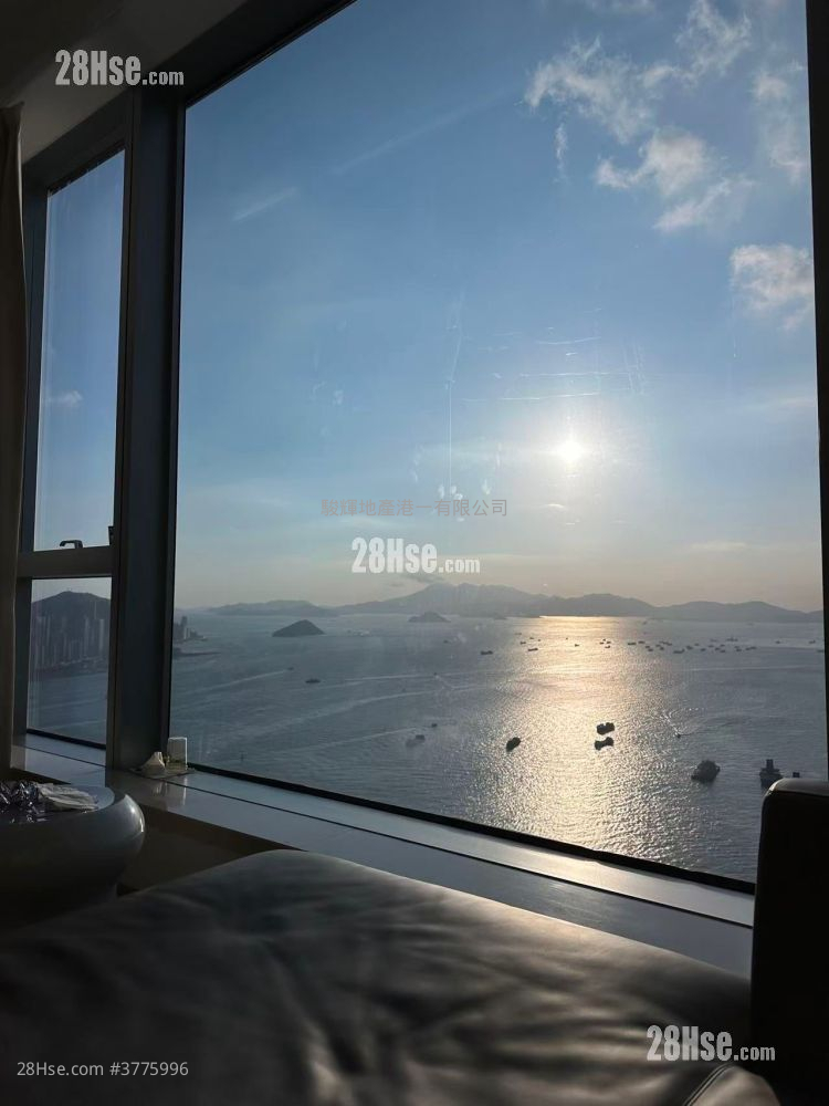 The Cullinan Sell 4 Bedrooms , 2 Bathrooms 1,396 ft²