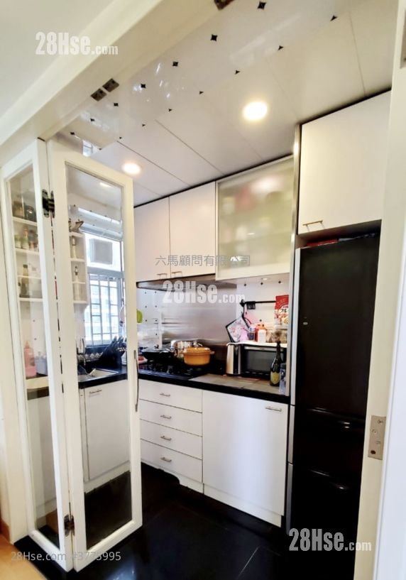 The Merton Sell 2 Bedrooms , 1 Bathroom 530 ft²