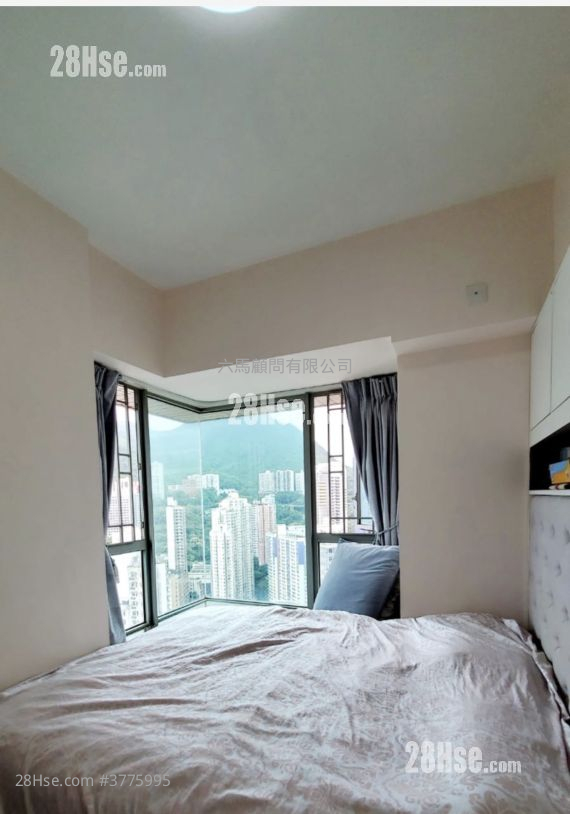 The Merton Sell 2 Bedrooms , 1 Bathroom 530 ft²