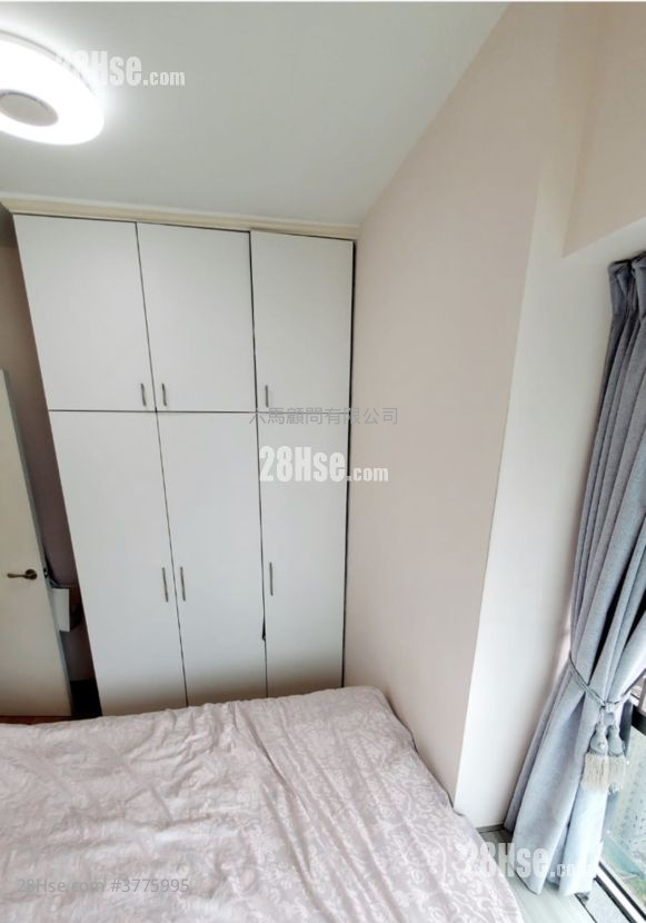 The Merton Sell 2 Bedrooms , 1 Bathroom 530 ft²