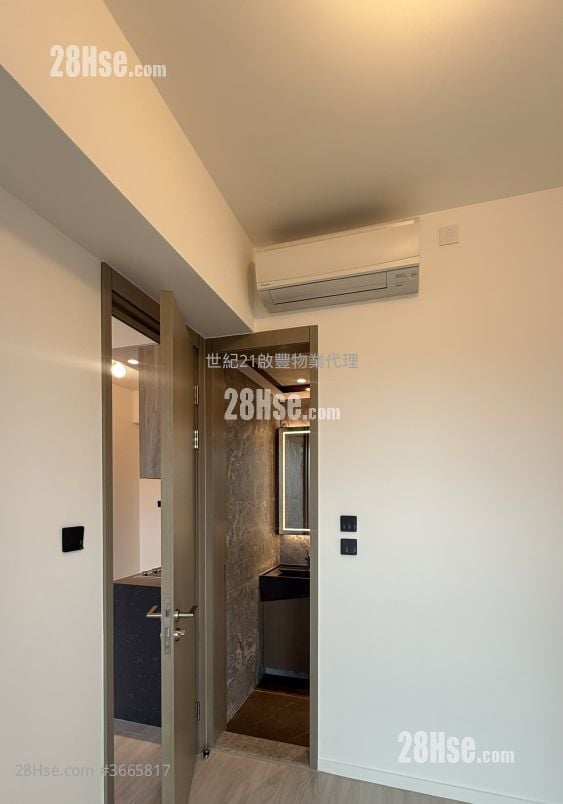 Twin Victoria Rental 1 Bedroom , 1 Bathroom 305 ft²