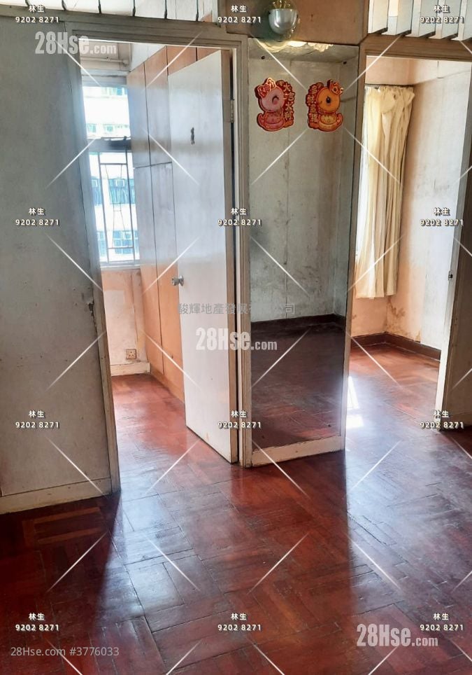 Shun Lee Building Sell 2 Bedrooms , 1 Bathroom 382 ft²