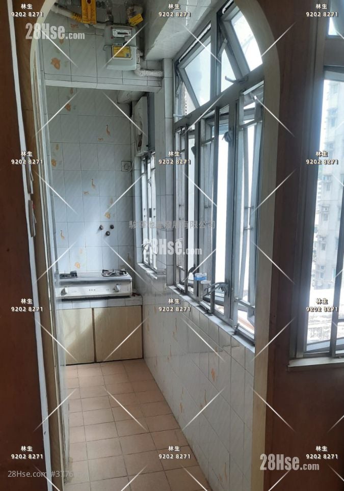 Shun Lee Building Sell 2 Bedrooms , 1 Bathroom 382 ft²