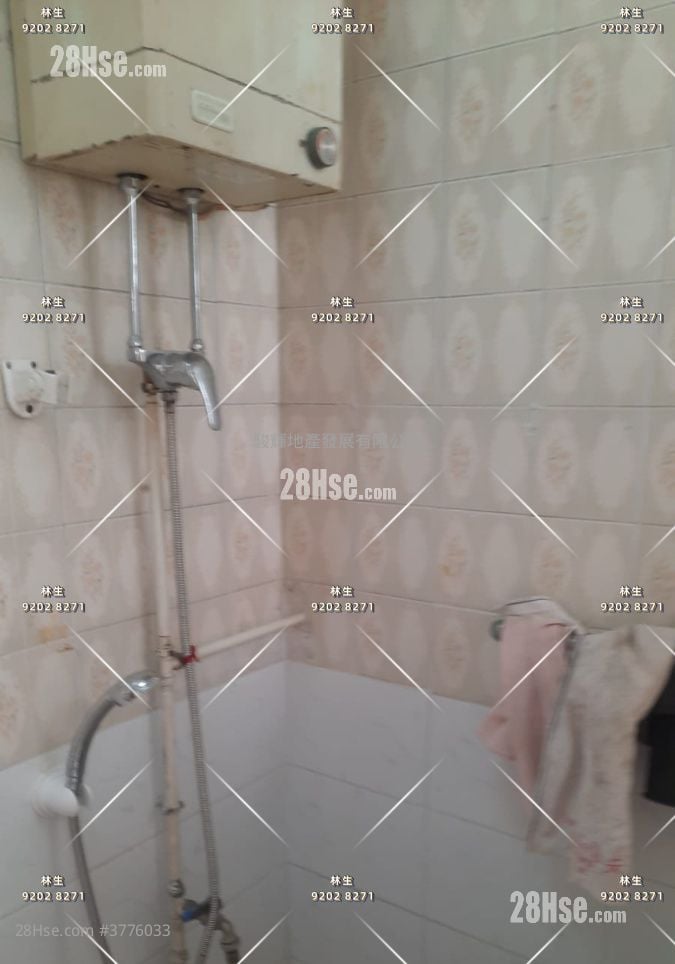 Shun Lee Building Sell 2 Bedrooms , 1 Bathroom 382 ft²